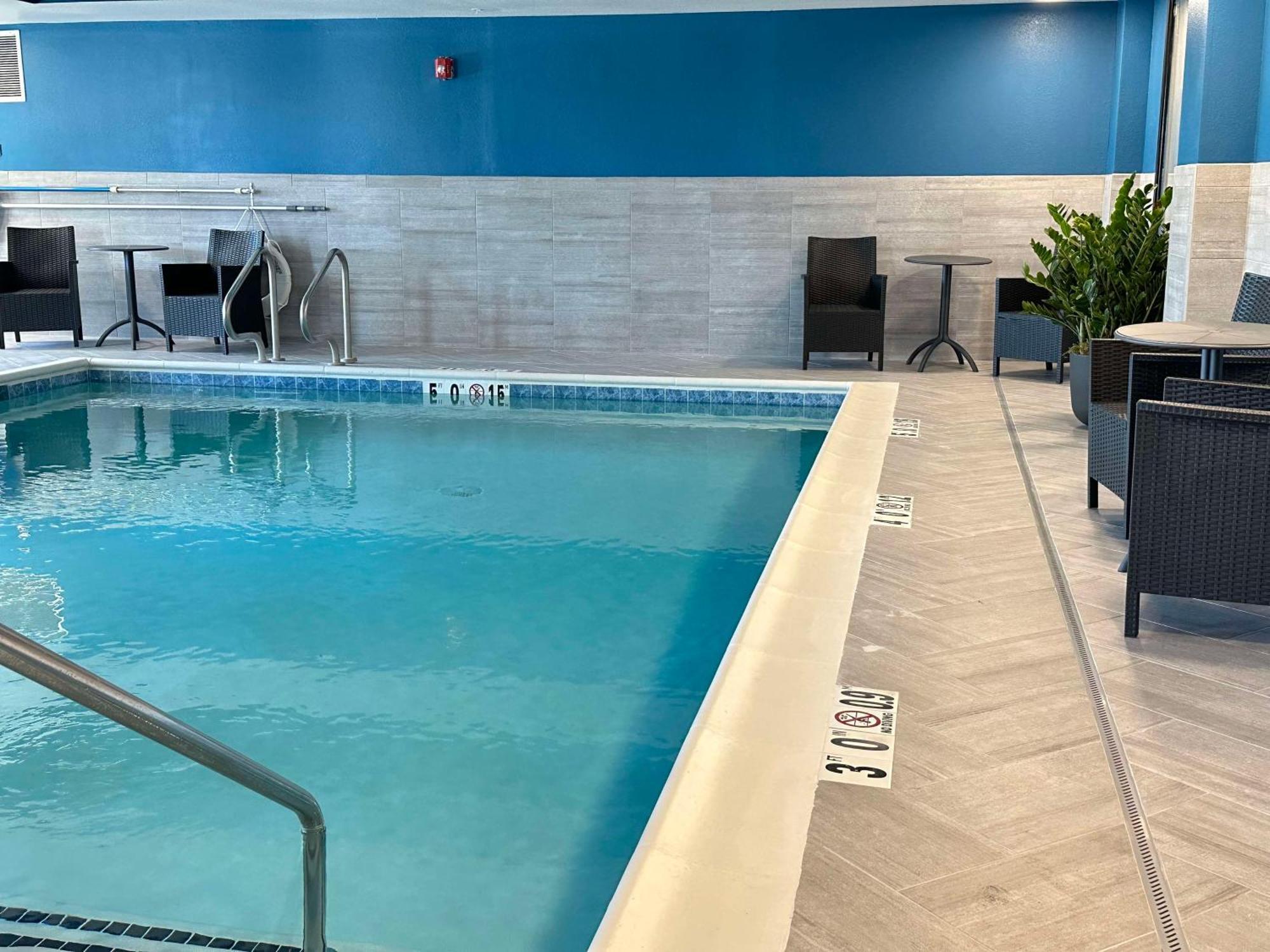Hampton Inn & Suites Lathrop Eksteriør billede