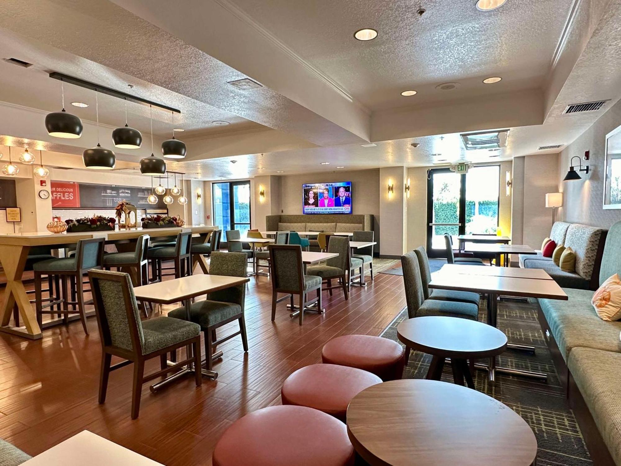 Hampton Inn & Suites Lathrop Eksteriør billede